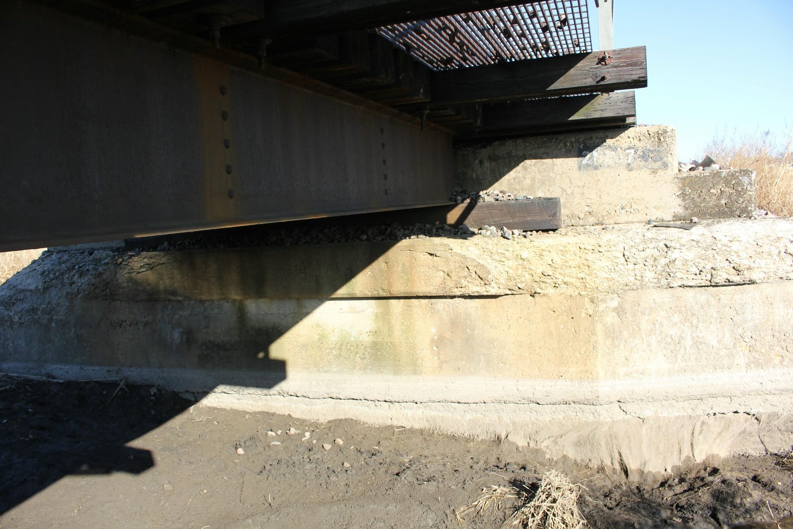 North abutment